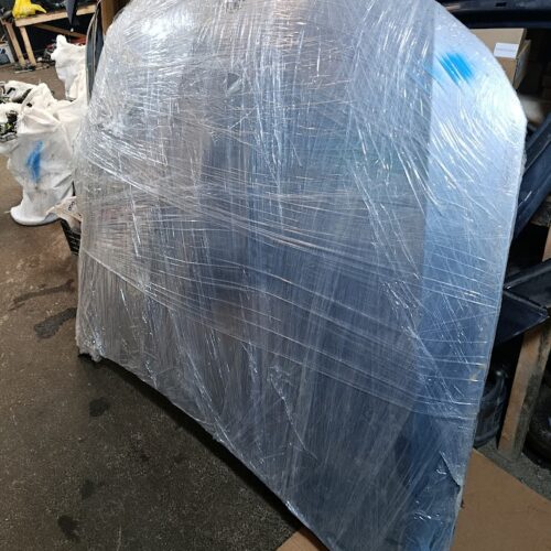 BMW E90 kapotu rest
